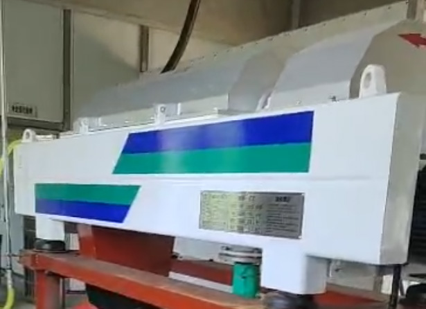 臥式螺旋卸料沉降離心機01